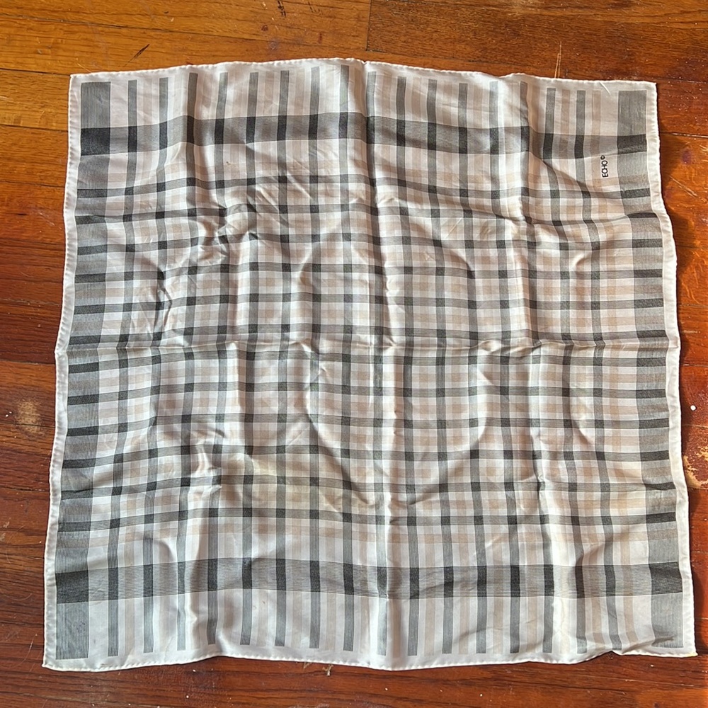 🧣 Vintage Echo silk scarf plaid beautiful